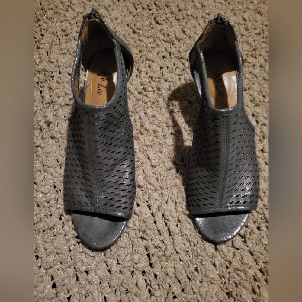 STYLE & CO Haddie Zip Up Ankle Shooties Gray Size 6 - Picture 6 of 15